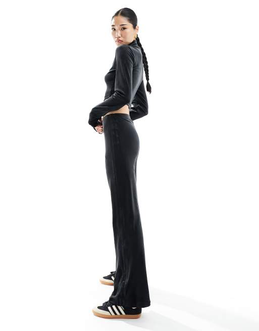 High-Waisted Velvet Performance Flare Pants