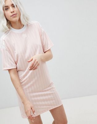 adidas Originals - Vestito rosa con le tre strisce | ASOS
