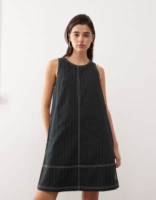 adidas Originals - Wabash - Kleid in Schwarz und Weiß mit Nadelstreifen-Grau