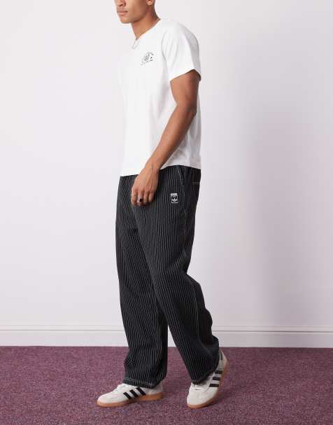 adidas Originals - Wabash - Sorte chinos med løs pasform - view 1