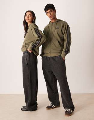 Adidas Originals Washed Straight Leg Sweatpants In Black