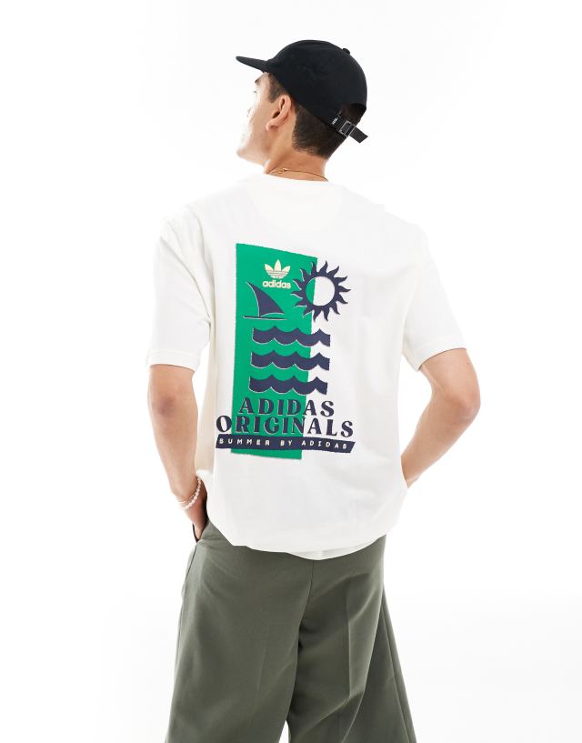 adidas Originals - waves back print t-shirt in off white