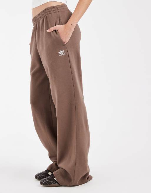 adidas Originals – Weit geschnittene Basic-Jogginghose in Hellbraun, 2 von 5