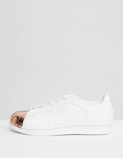 Adidas superstars with shop rose gold metal cap