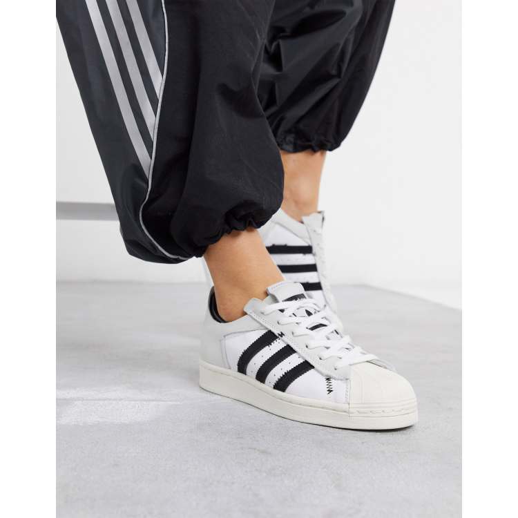adidas Originals Workshop Superstar Bia e buty sportowe ASOS