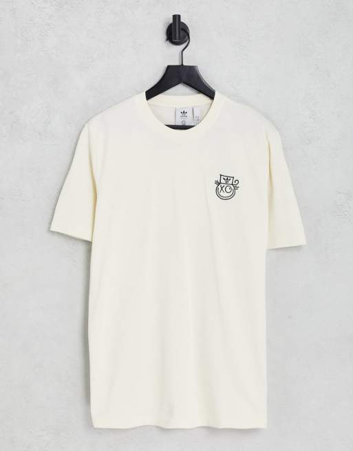 adidas Originals x Andre Saraiva T-shirt in off-white | ASOS