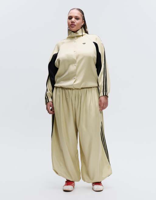 adidas Originals x ASOS – Ballon-Trainingshose aus Satin in Buttermilchgelb mit Oversize-Passform, 6 von 7