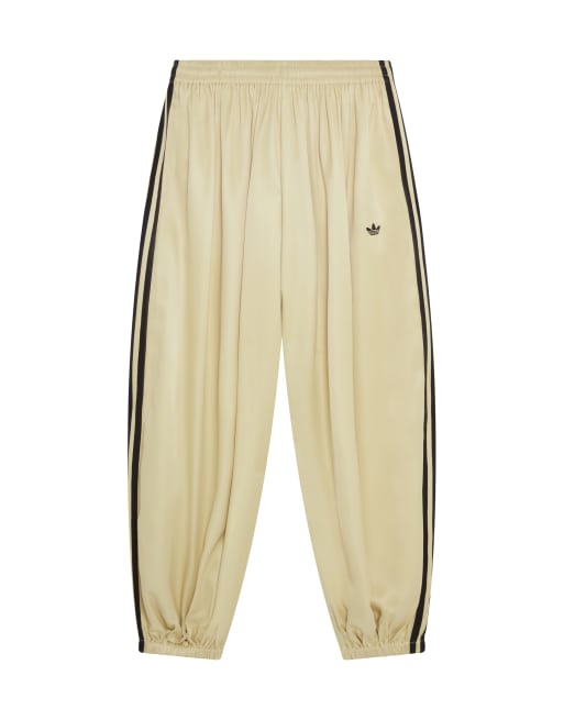 adidas Originals x ASOS – Ballon-Trainingshose aus Satin in Buttermilchgelb mit Oversize-Passform, 7 von 7
