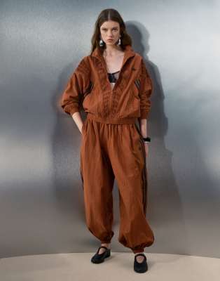 Oversized 3