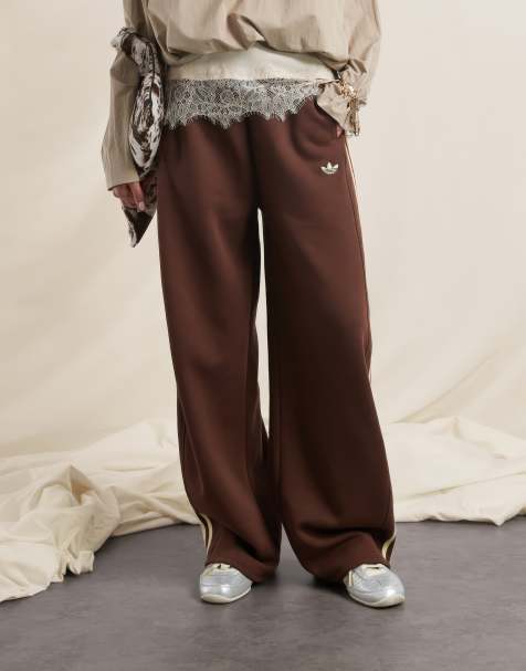 adidas Originals x ASOS - Brune joggingbukser med tøndeformede ben - view 1