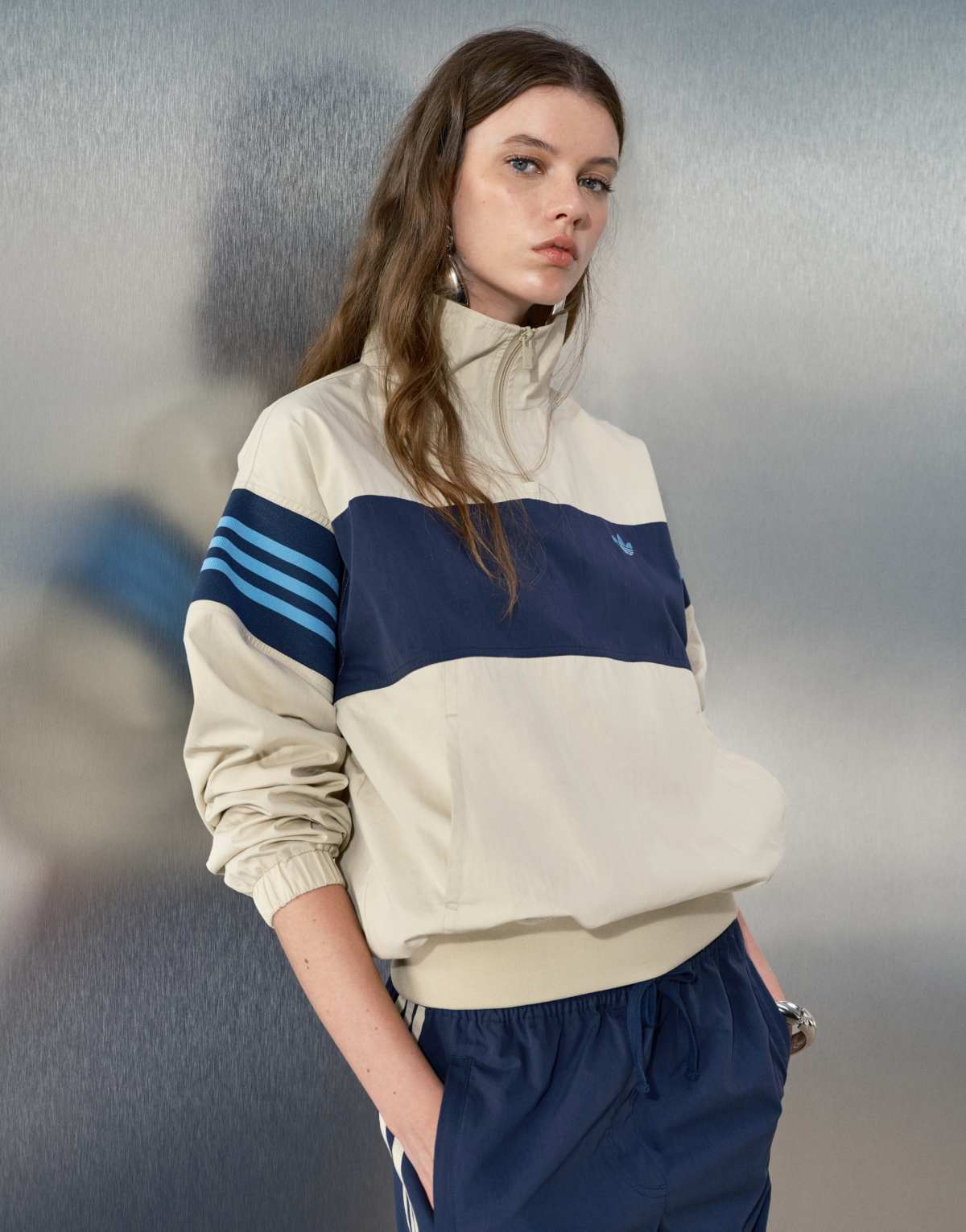 adidas Originals x ASOS chaqueta de chándal con media cremallera y bloques de color en piedra y azul marino