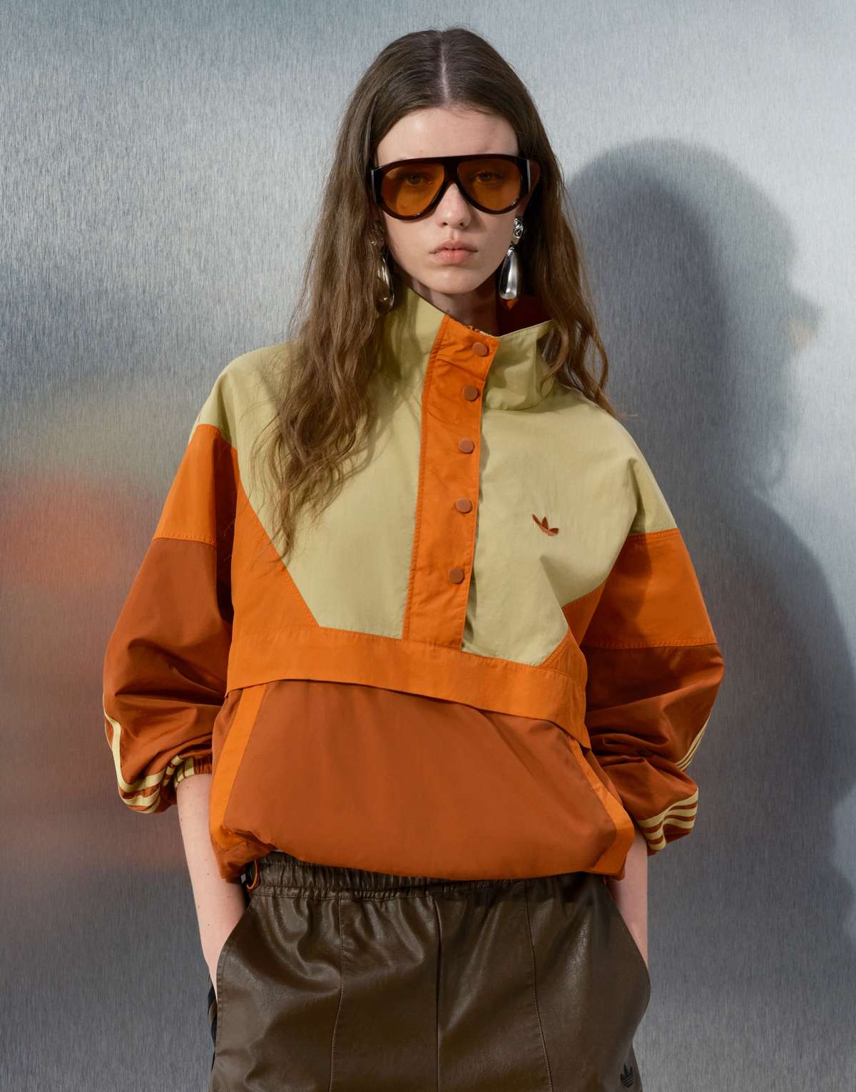 adidas Originals x ASOS chaqueta deportiva de poner por la cabeza en bloques de color naranja