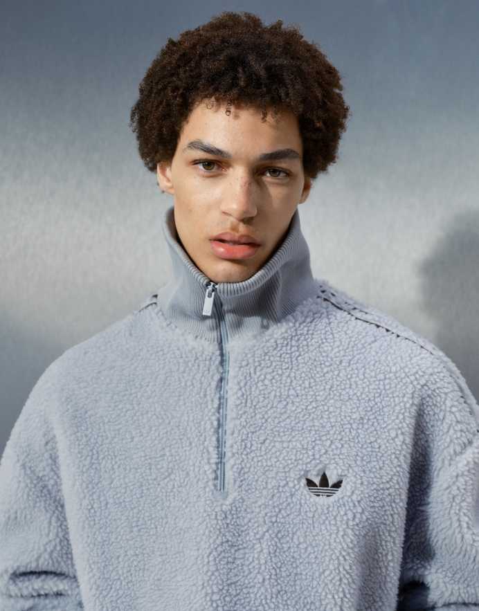 adidas Originals x ASOS chaqueta deportiva extragrande con media cremallera y cierre por la cabeza en borg azul