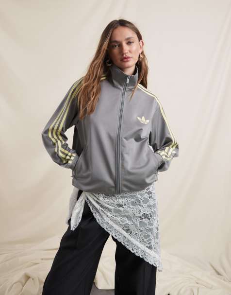 adidas Originals x ASOS - Firebird - Losse trainingstop in grijs en geel - view 1