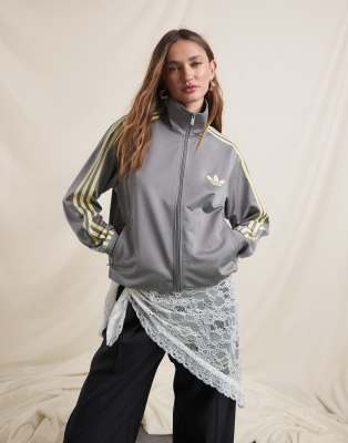 adidas Originals x ASOS - Firebird - Veste de survêtement coupe ample - Gris et jaune