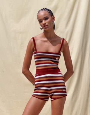 adidas Originals x ASOS - Gestreiftes Trägertop aus Strickstoff in Burgunderrot, Kombiteil