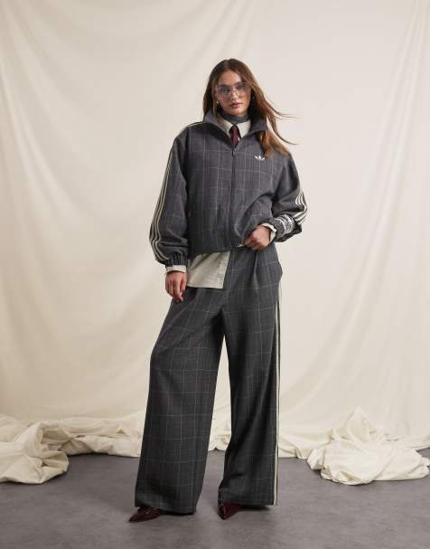 adidas Originals x ASOS – Grårutiga, figursydda träningsbyxor - view 1