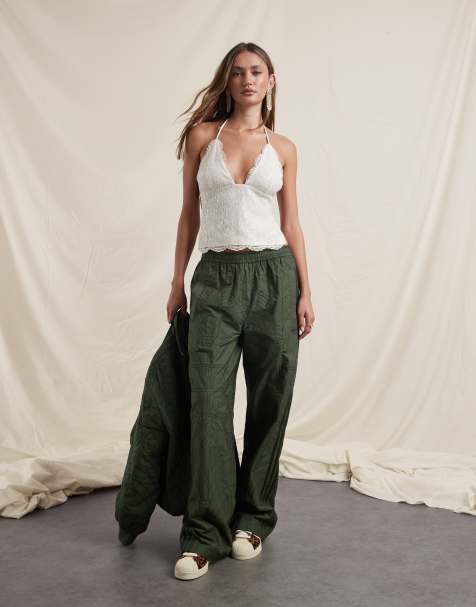 adidas Originals x ASOS – Gröna träningsbyxor med broderi - view 1