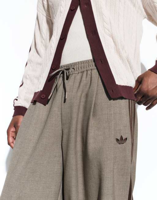 adidas Originals x ASOS Jogger mit Barrel-Leg in Beige, 4 von 6