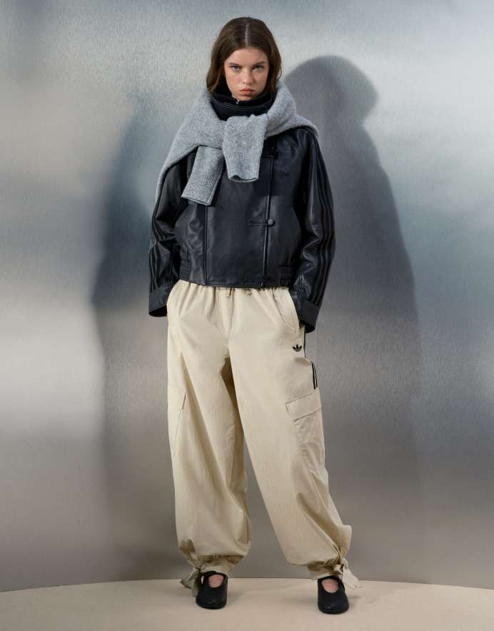 adidas Originals x ASOS joggers cargo balloon con cordón en el tobillo en piedra