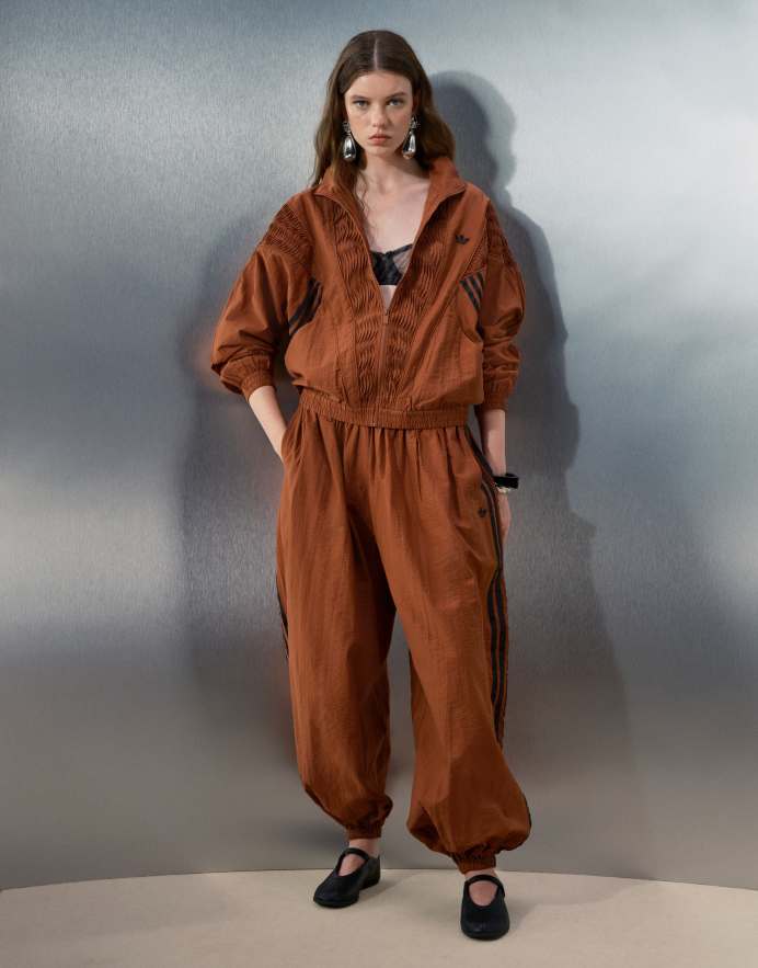 adidas Originals x ASOS joggers globo en óxido