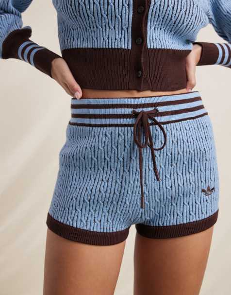 adidas Originals x ASOS – Niebieskie szorty hot pants z dzianiny o warkoczowym splocie - view 1