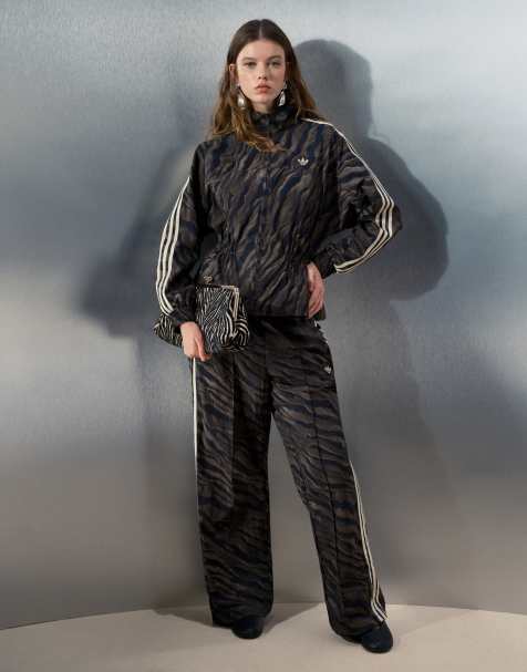 adidas Originals x ASOS pantalon de jogging à imprimé zébré marron - view 1