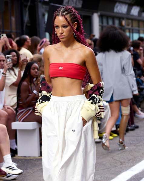 adidas Originals x ASOS – Röd bandeau-topp - view 1