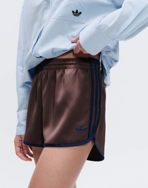 adidas Originals x ASOS - Sprinter - Pantaloncini marroni con tre strisce - view 1