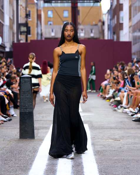 adidas Originals x ASOS - Top a fascia nero - view 1