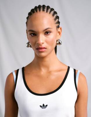 adidas Originals x ASOS - Trägertop in Weiß