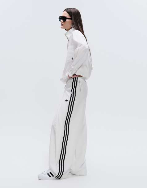adidas Originals x ASOS – Vita mjukisbyxor med omlottdesign framtill - view 1