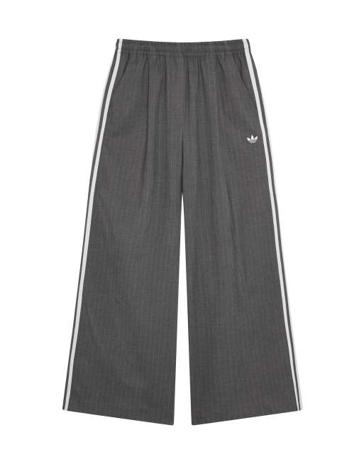 adidas Originals x ASOS – Weit geschnittene Oversize-Trainingshose in Grau mit Nadelstreifen, 7 von 7