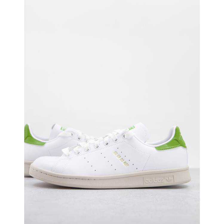 adidas Originals x Disney Stan Smith trainers with Yoda graphic in white -  WHITE | ASOS