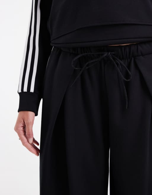 adidas Originals x Jennie plissierte Trainingshose in Schwarz, 3 von 5