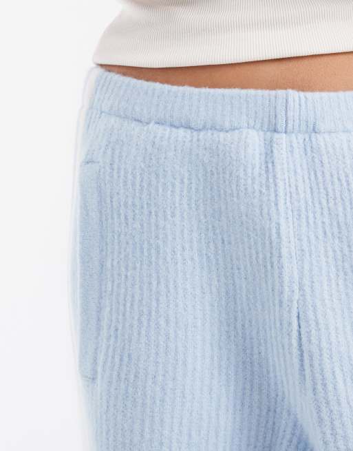 adidas Originals x Jennie Strick-Trainingshose mit Bündchen in Hellblau, 4 von 5