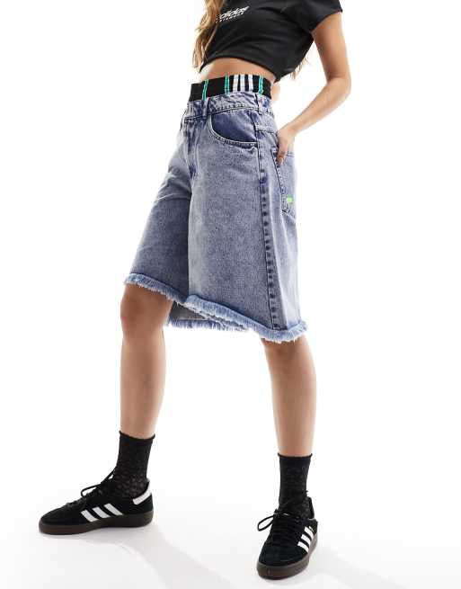 adidas Originals x Ksenia Schnaider - Short en jean oversize avec détail caleçon