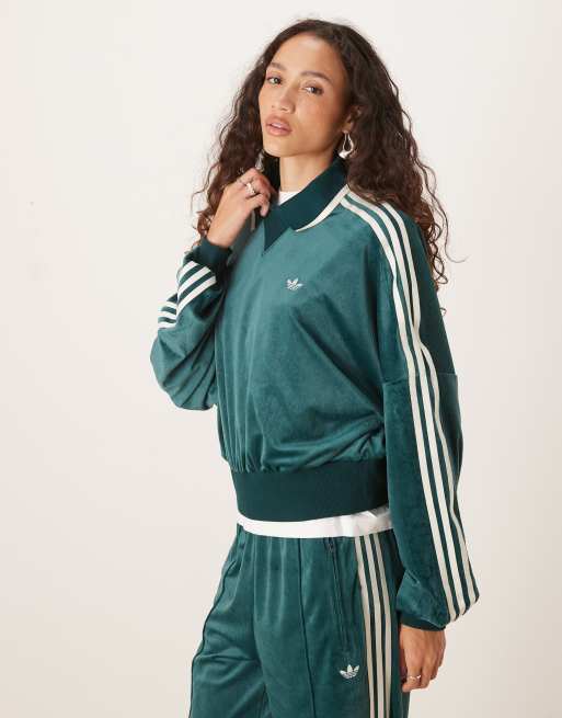 adidas Originals x Liberty London – Debossed – Sweatshirt aus Samt in Aurora Ivy