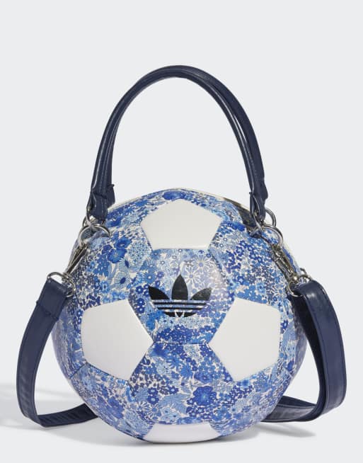 adidas Originals x Liberty London – Fußballtasche in Core White / Royal Blue