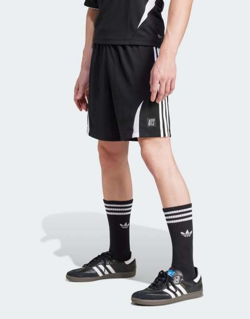 adidas Originals – X NTS Radio – Czarne szorty dresowe ze wzorem