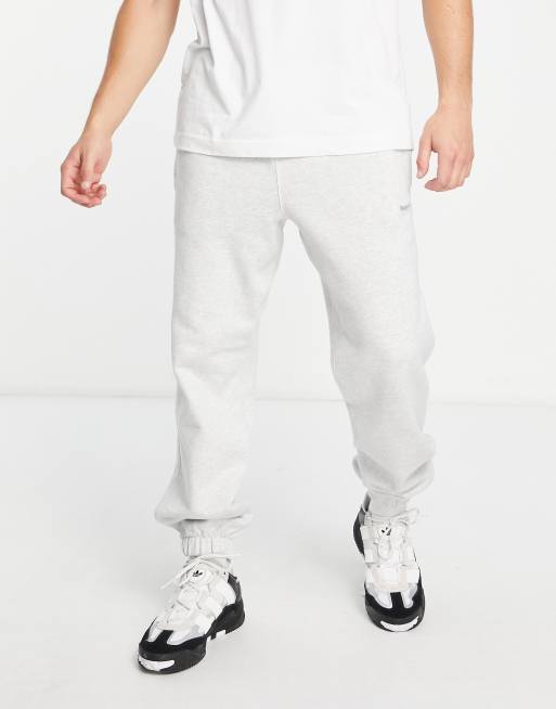 Afgeschaft Waden Apt adidas Originals x Pharrell Williams - Premium basic joggingbroek in grijs  | ASOS