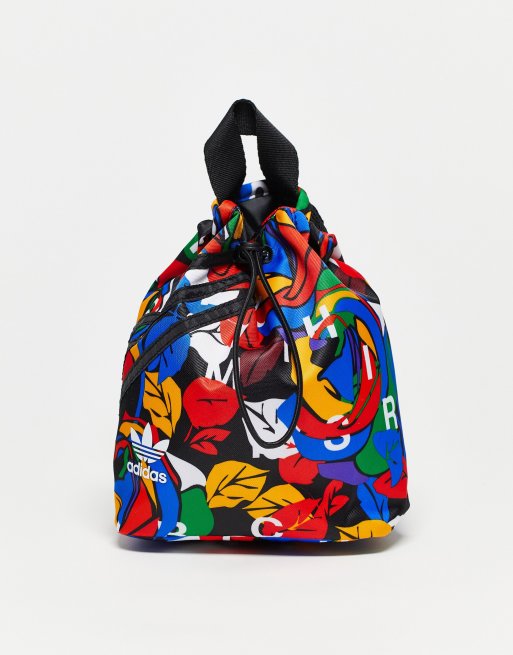 adidas Originals X Rich Mnisi – Liten ryggsäck