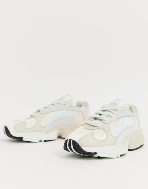 adidas Originals Yung 1 Naturvita och mintgr na tr ningsskor