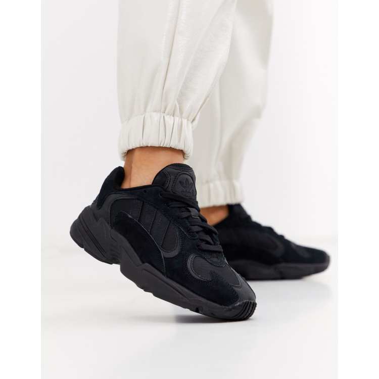 Adidas yung 1 store strisce nere