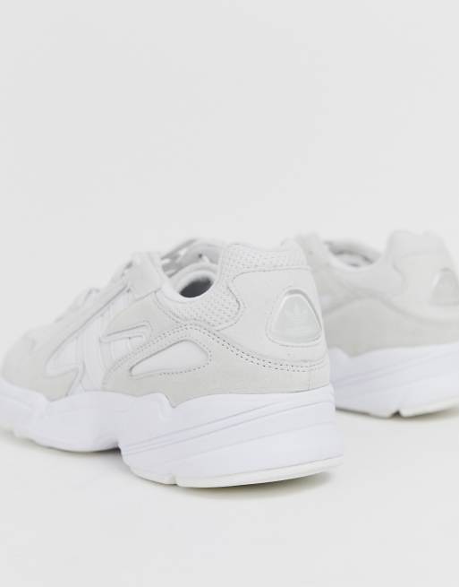 Adidas originals yung store chasm in white