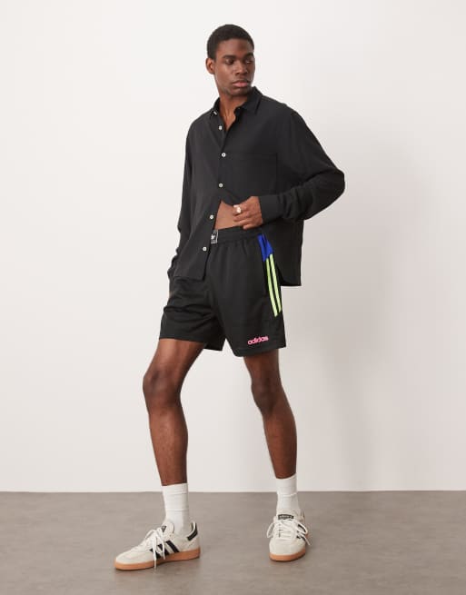 adidas Originals - Zomer voetbalshorts in zwart en geel
