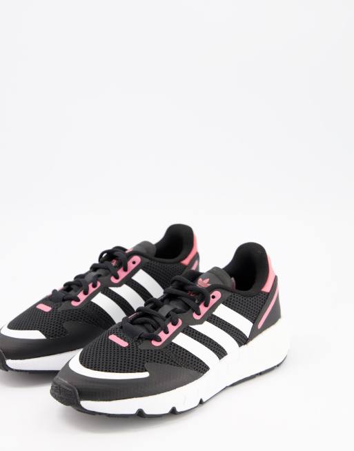 Adidas nere deals con strisce rosa