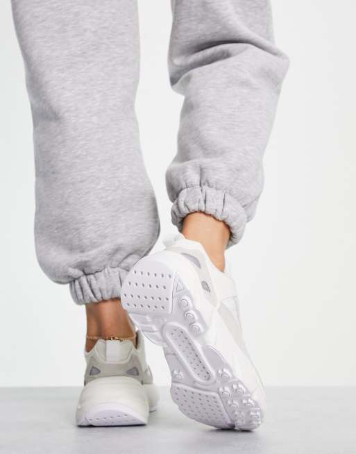 Adidas off hotsell white boost