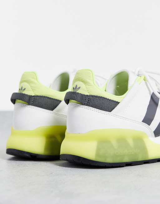 adidas Originals - ZX 2K Boost Pure - Sneakers in geel | ASOS