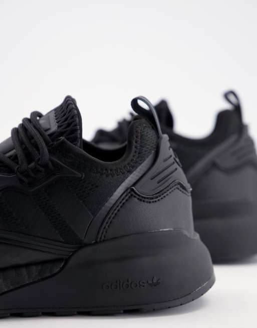 adidas Originals – ZX 2K Boost – Sneaker in Triple-Schwarz | ASOS